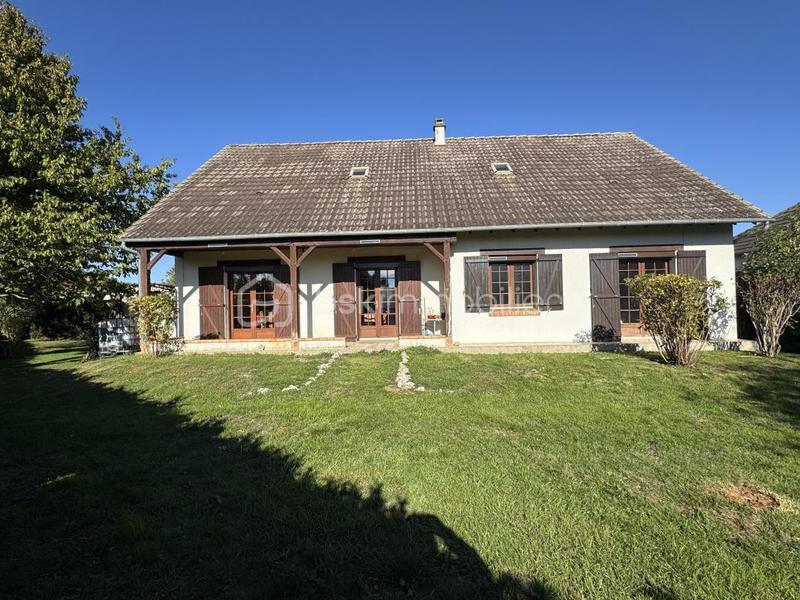 Maison - 188 m² - 8 pièces