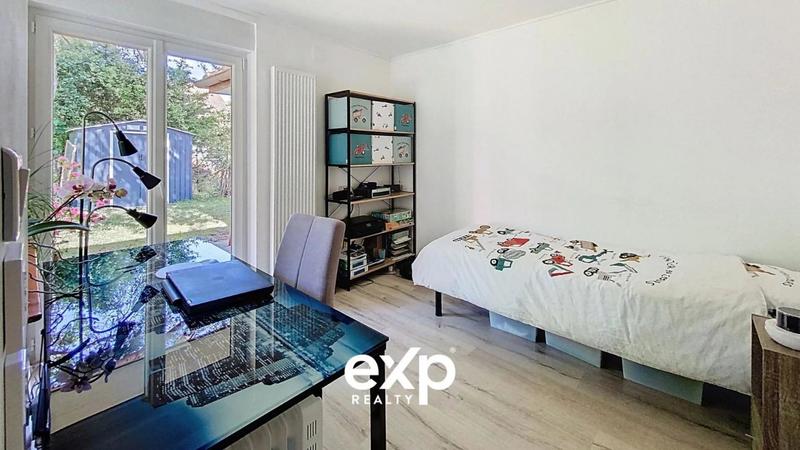 Villa - 219 m² - 9 pièces