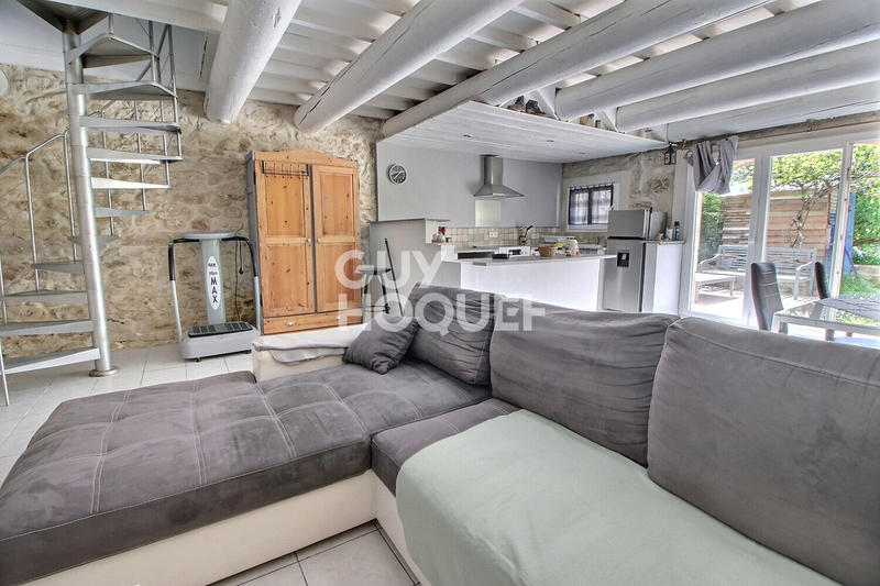 Maison - 238 m² - 8 pièces