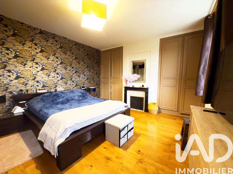 Maison - 212 m² - 8 pièces