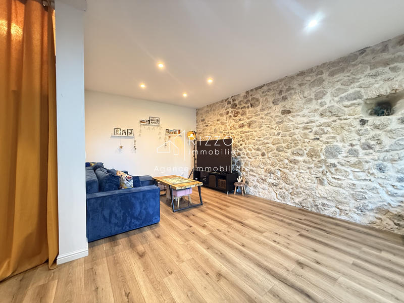 Maison - 166 m² - 7 pièces