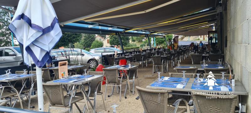 Local commercial - 451 m² - 2 pièces