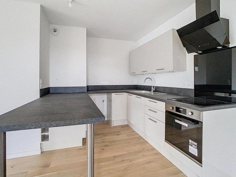 Appartement - 94 m² - 4 pièces