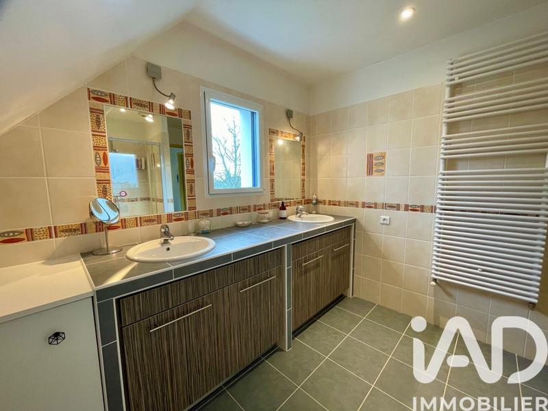 Maison - 238 m² - 7 pièces