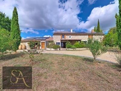 Propriété - 339 m² - 12 pièces