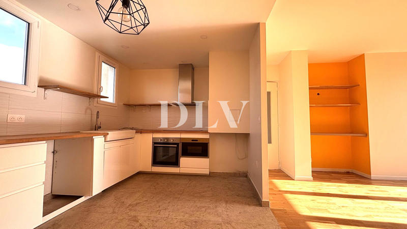 Appartement - 75 m² - 5 pièces