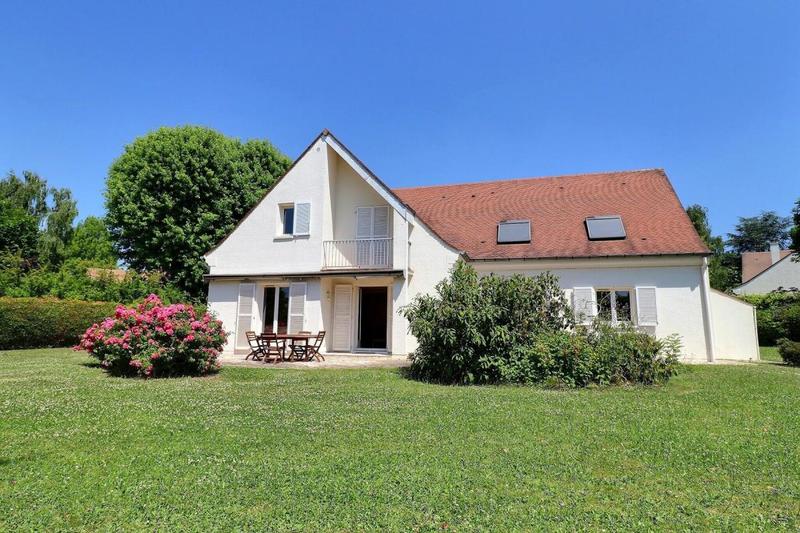 Maison - 240 m² - 9 pièces