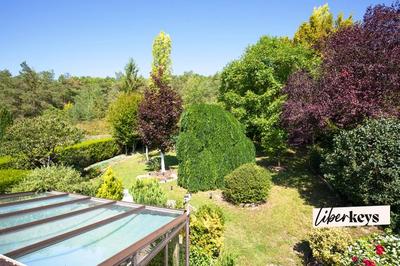 Maison - 215 m² - 8 pièces