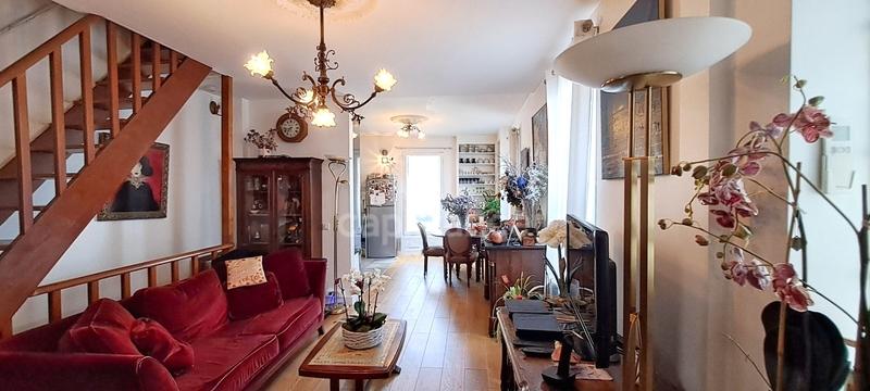 Maison - 104 m² - 4 pièces