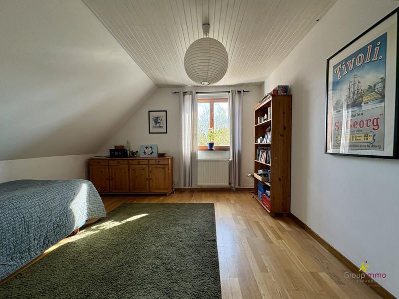 Maison - 245 m² - 8 pièces