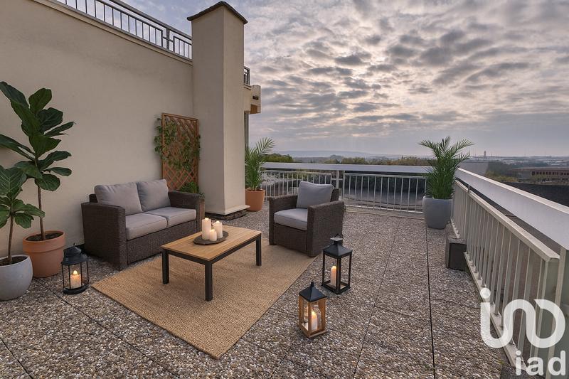 Appartement - 90 m² - 4 pièces