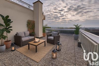 Appartement - 90 m² - 4 pièces