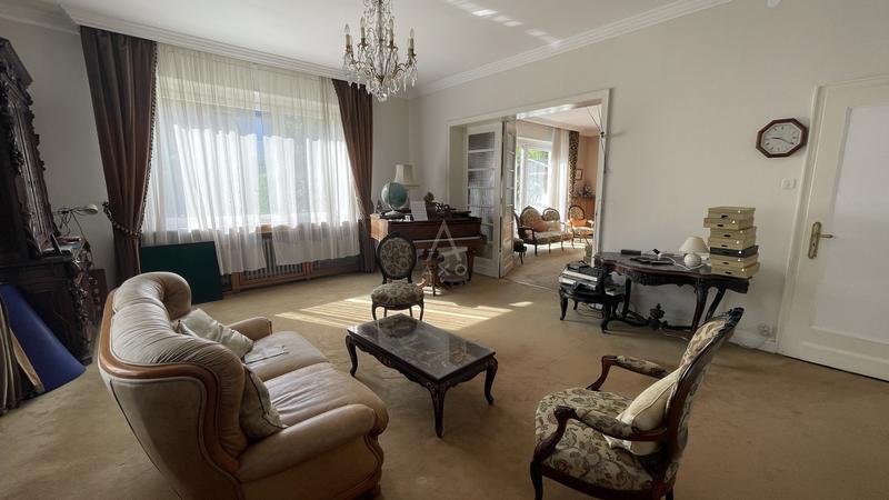 Maison - 410 m² - 15 pièces