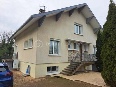 Maison - 160 m² - 9 pièces