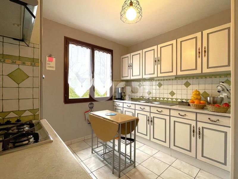 Maison - 89 m² - 6 pièces