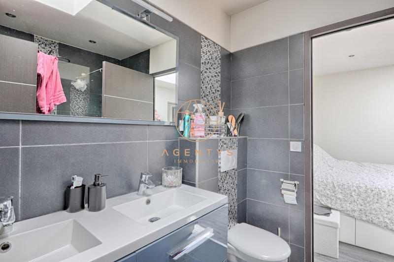 Entrepôt - 150 m² - 3 pièces