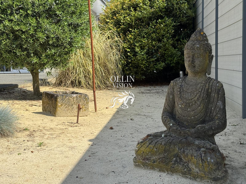 Villa - 208 m² - 9 pièces