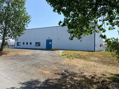 Local commercial - 880 m² - 4 pièces