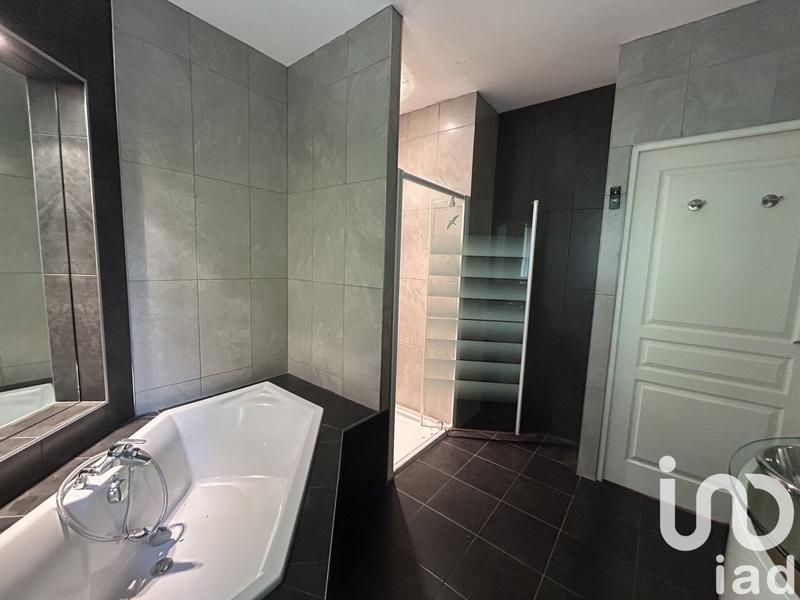 Maison de maîtres - 186 m² - 8 pièces