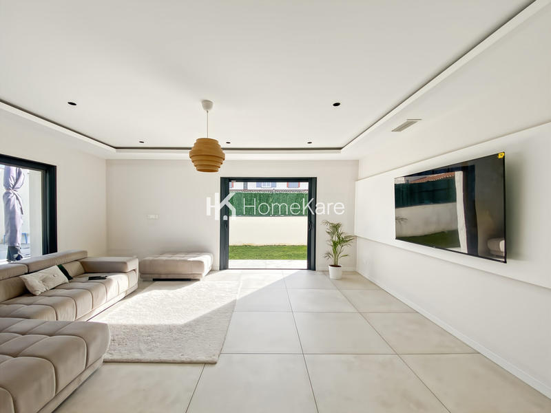 Maison - 174 m² - 5 pièces