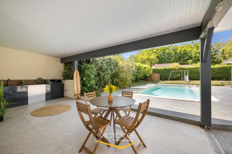 Maison - 191 m² - 6 pièces