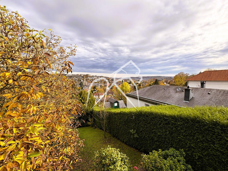 Maison - 200 m² - 7 pièces