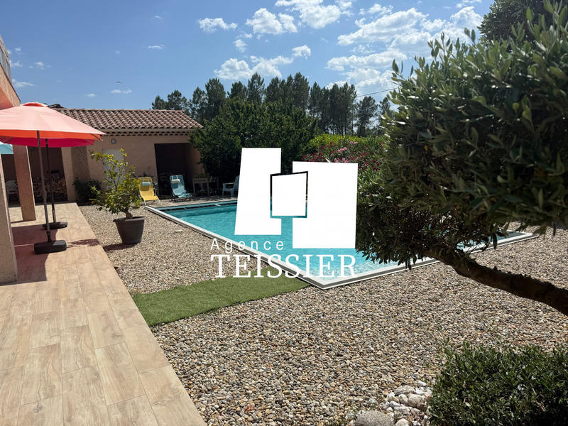 Villa - 151 m² - 6 pièces