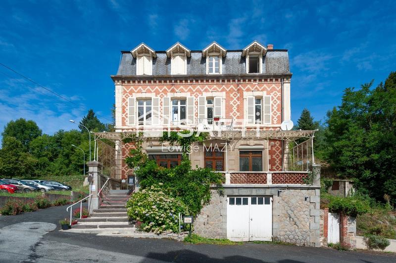 Maison - 320 m² - 14 pièces