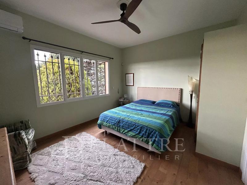 Villa - 172 m² - 8 pièces