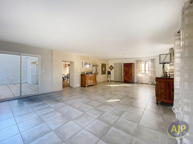 Maison - 213 m² - 5 pièces