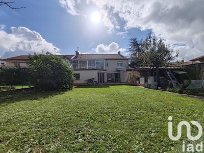 Maison - 203 m² - 7 pièces