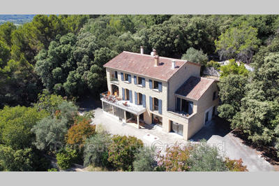 Maison - 360 m² - 16 pièces