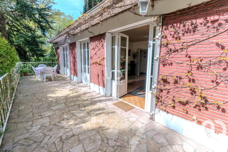 Maison - 190 m² - 9 pièces