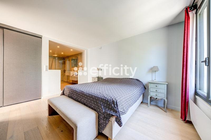 Maison de ville - 335 m² - 7 pièces