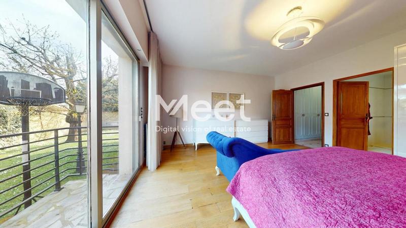 Maison - 260 m² - 9 pièces