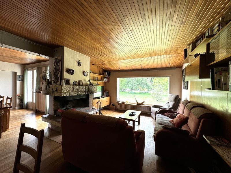 Maison traditionnelle - 168 m² - 7 pièces