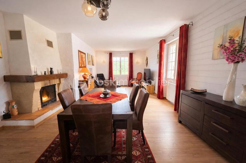 Maison - 209 m² - 7 pièces