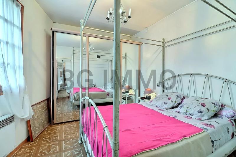 Maison - 154 m² - 9 pièces