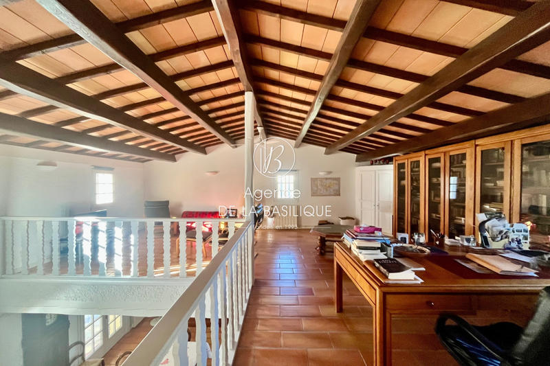 Maison - 232 m² - 8 pièces