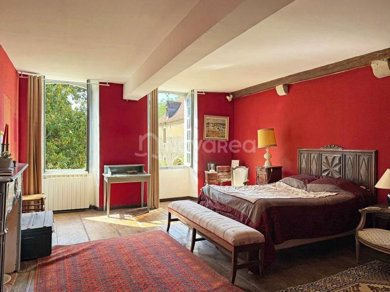 Maison - 325 m² - 8 pièces