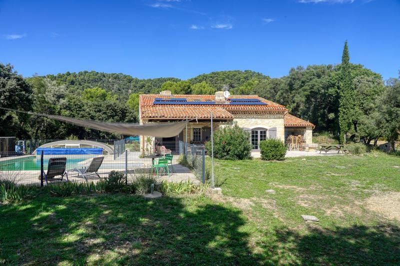 Mas - 220 m² - 5 pièces