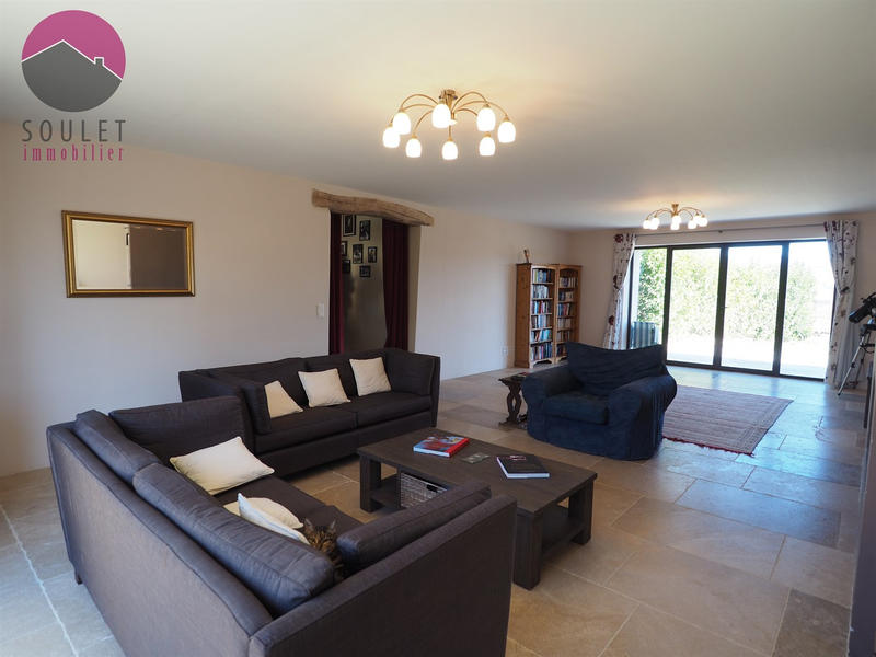 Mas - 575 m² - 15 pièces