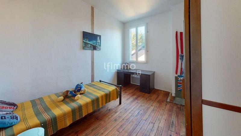 Maison - 240 m² - 8 pièces