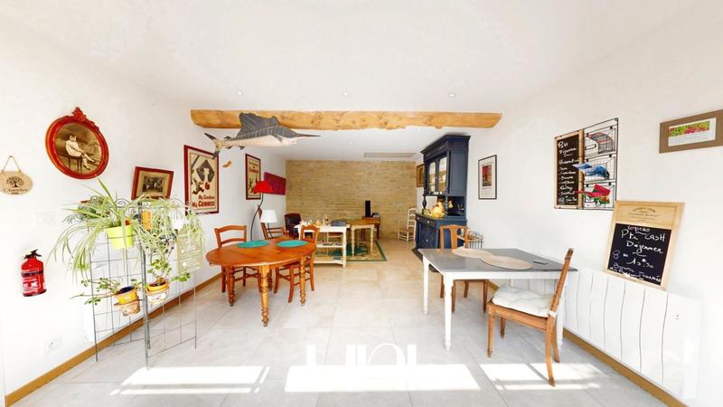 Maison - 352 m² - 8 pièces