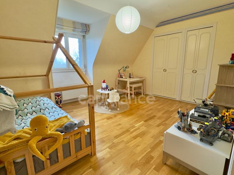 Maison - 176 m² - 7 pièces