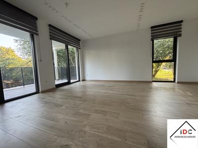 Appartement - 92 m² - 4 pièces