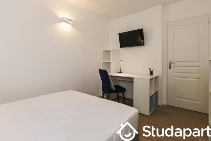 Chambre - 14 m² - 1 pièce