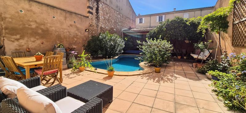 Maison - 221 m² - 8 pièces