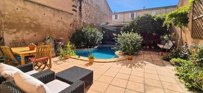 Maison - 221 m² - 8 pièces