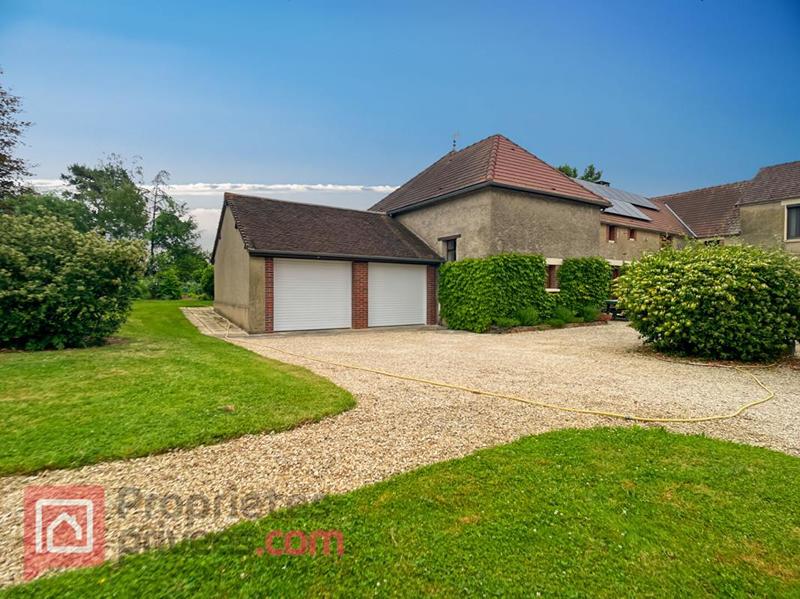 Maison - 204 m² - 7 pièces